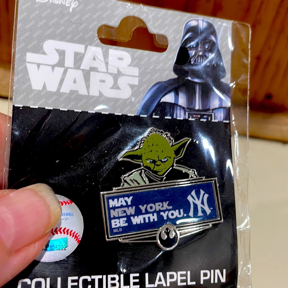 Yankees yoda Star Wars pin hat lapel collector